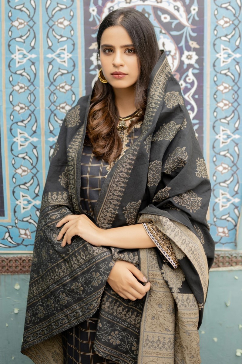 /2019/12/zeen-woman-merak-winter-collection-unstitched-3-piece-dyed-khaddar-yarn-dyed-jacquard-636605-image2.jpeg