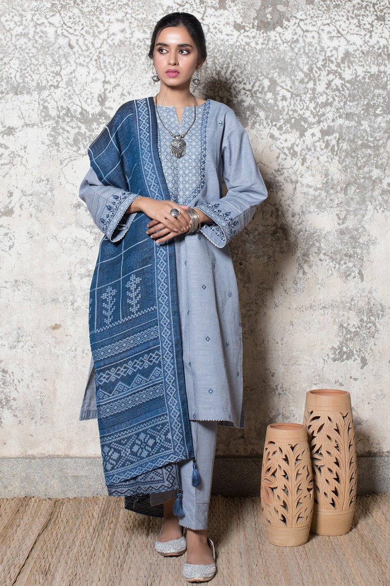 /2019/12/zeen-woman-merak-winter-collection-unstitched-3-piece-printed-khaddar-yarn-dyed-jacquard-636238-image1.jpeg