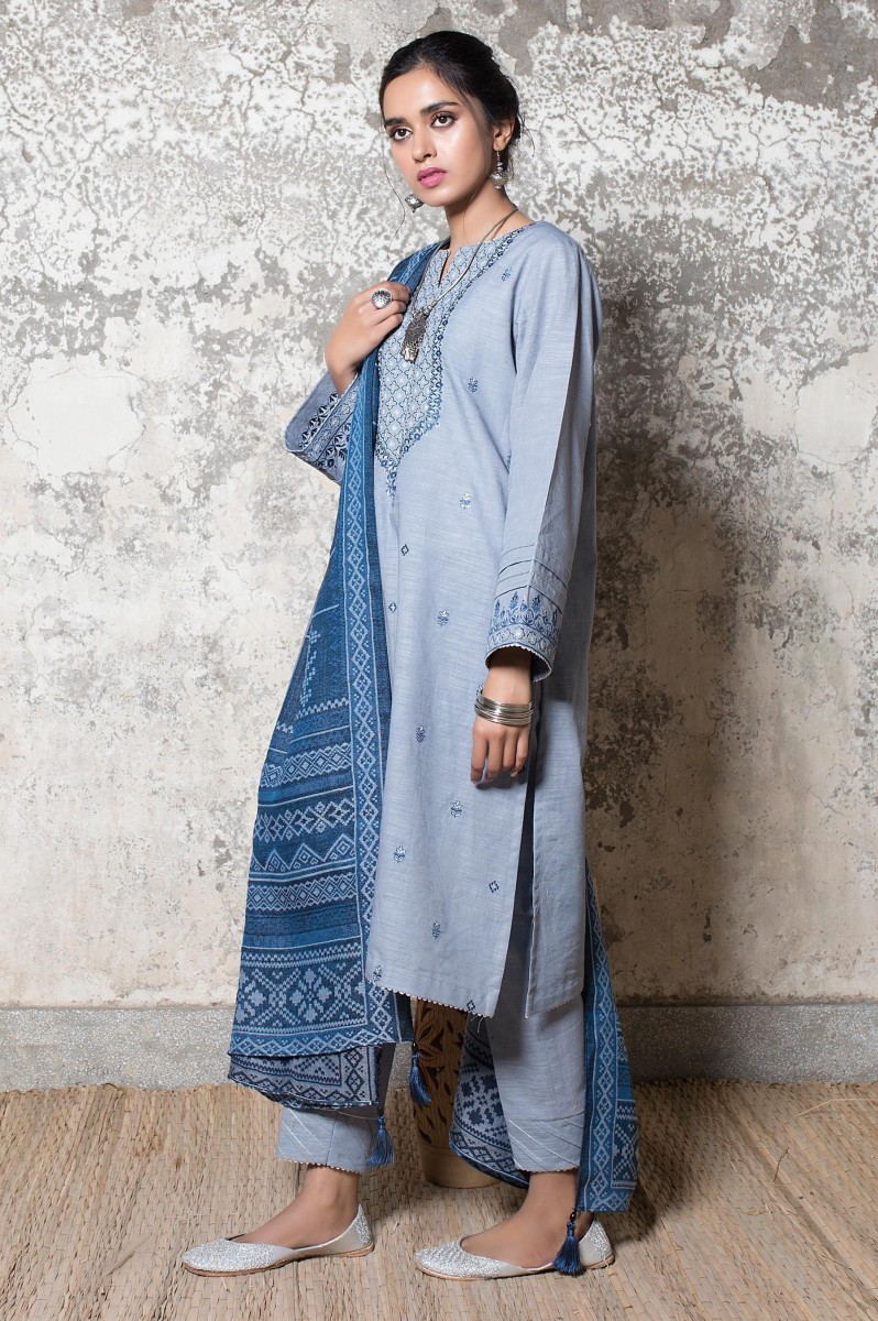 /2019/12/zeen-woman-merak-winter-collection-unstitched-3-piece-printed-khaddar-yarn-dyed-jacquard-636238-image3.jpeg