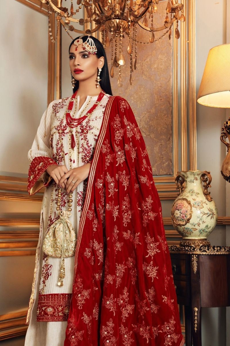 /2020/01/gul-ahmed-maahru-collection-3-pc-hand-embroidered-suit-prw-02-image3.jpeg