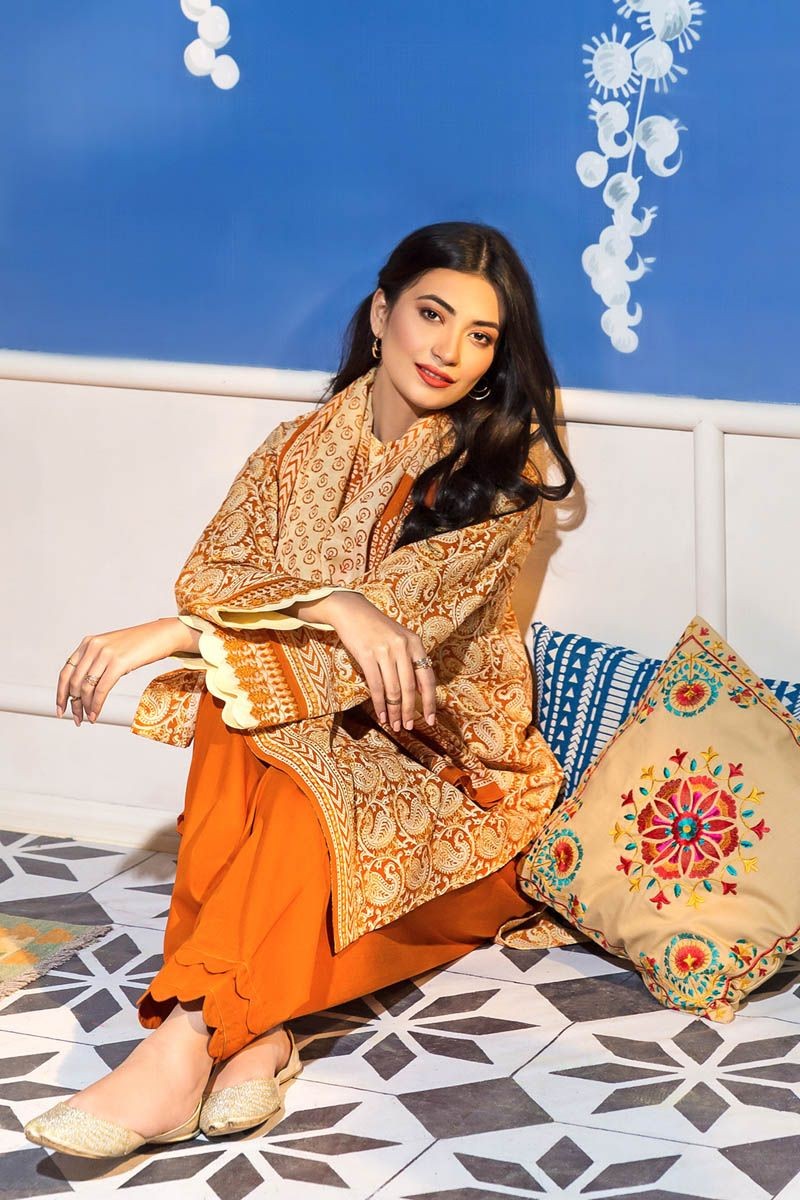 /2020/02/gul-ahmed-summer-lawn20-3pc-unstitched-embroidered-lawn-suit-cl-834-a-image3.jpeg