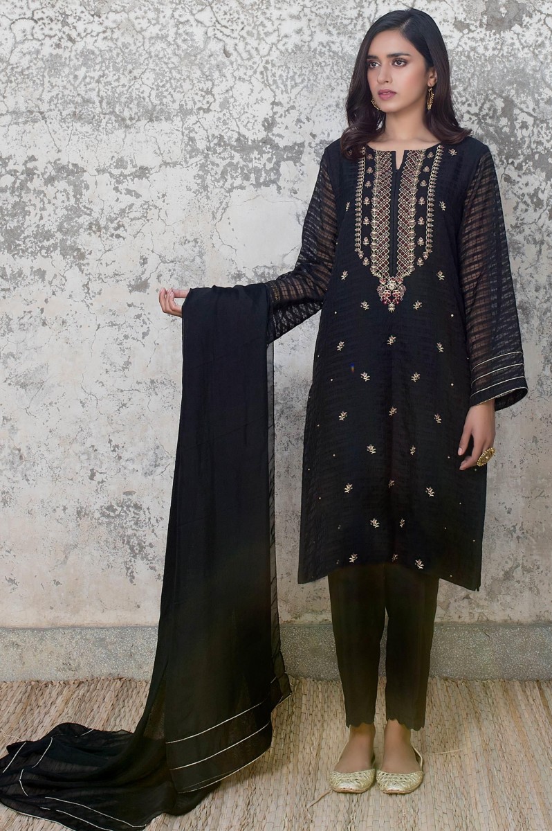 /2020/02/zeen-woman-luxury-pret-stitch-2-piece-embroidered-staple-organza-suit-wzk29407-black-image1.jpeg