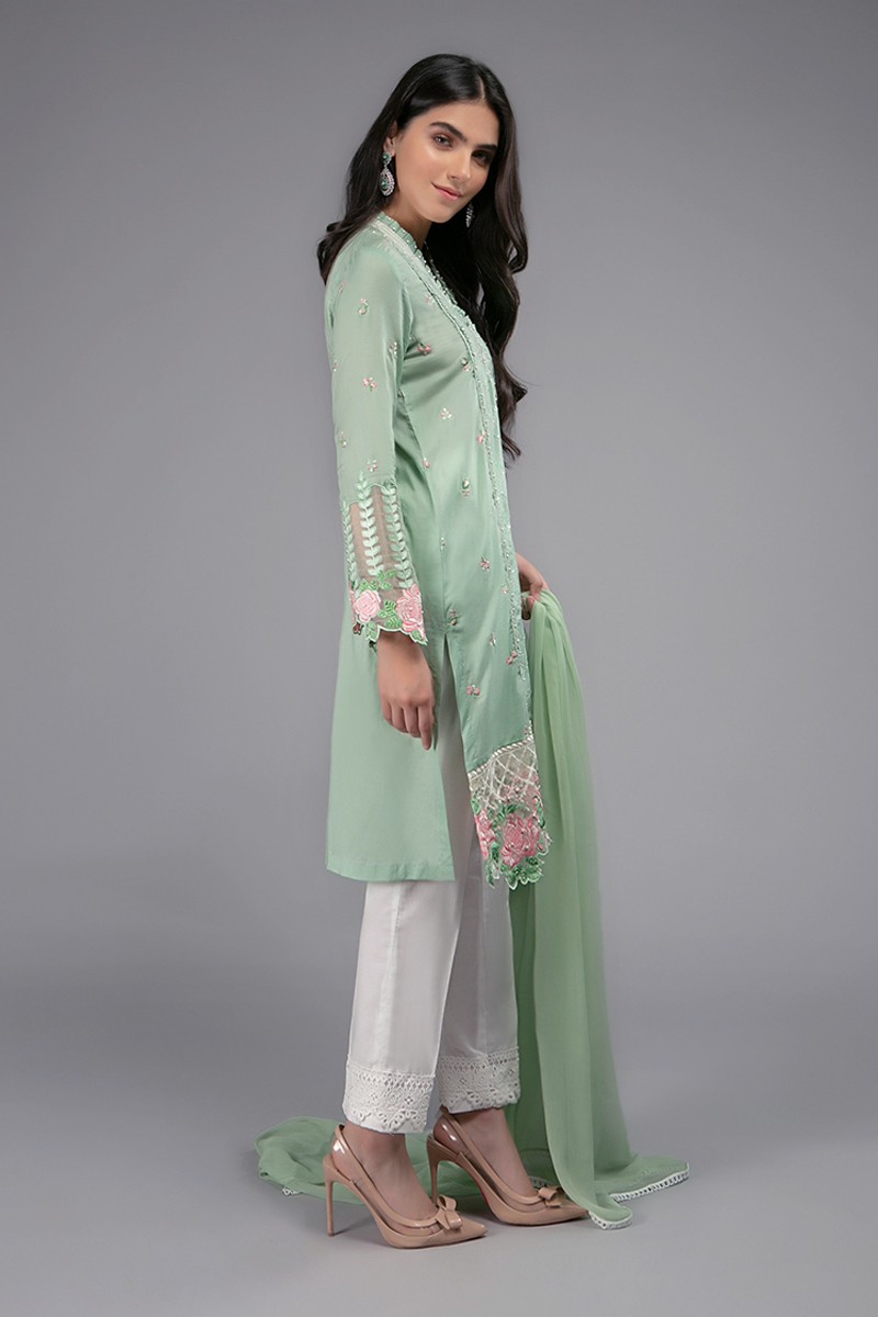 /2020/05/mariab-eid-collection-suit-light-green-dw-ef20-26-image2.jpeg