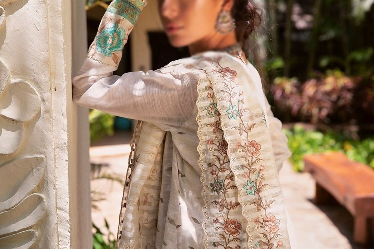 /2020/05/qalamakar-luxury-summer-lawn-unstitiched-collection2020-d-qll-08-image2.jpeg