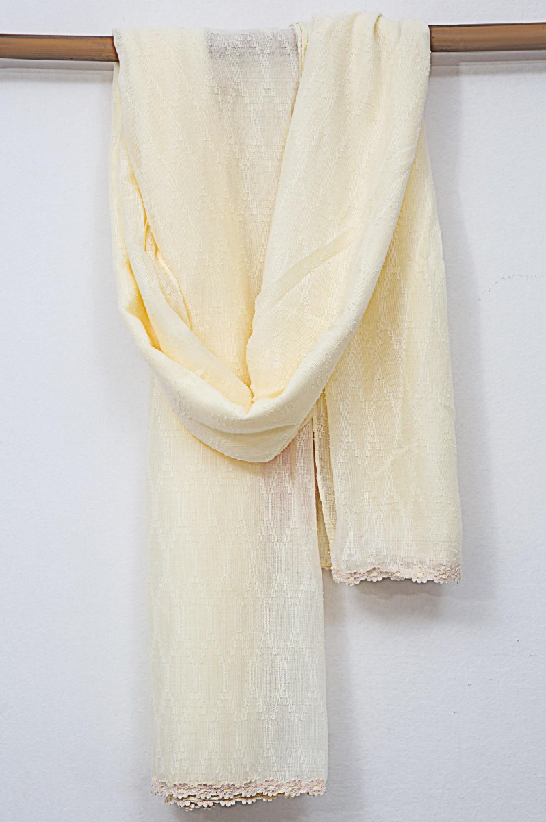 /2020/05/zeen-woman-festive-edition-jacquard-lace-trimmed-scarf-647641-image2.jpeg