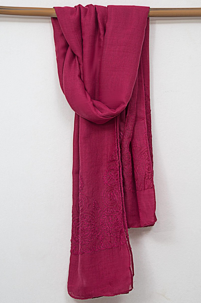 /2020/05/zeen-woman-festive-edition-solid-embroidered-scarf--magenta-647644-image2.jpeg