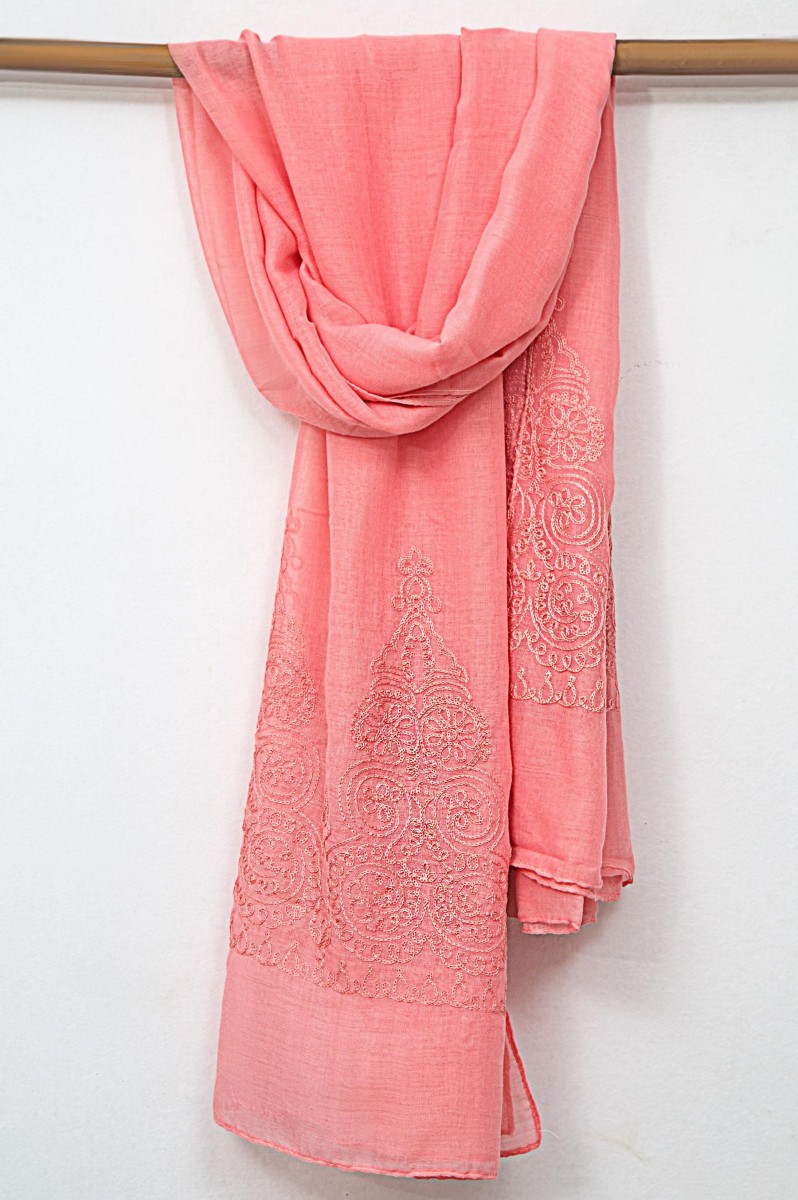 /2020/05/zeen-woman-festive-edition-solid-embroidered-scarf--rose-647647-image2.jpeg
