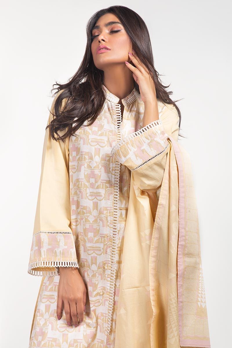 /2020/06/gul-ahmed-ready-to-wear-lawn-2-pc-outfit-ips-20-07-image3.jpeg