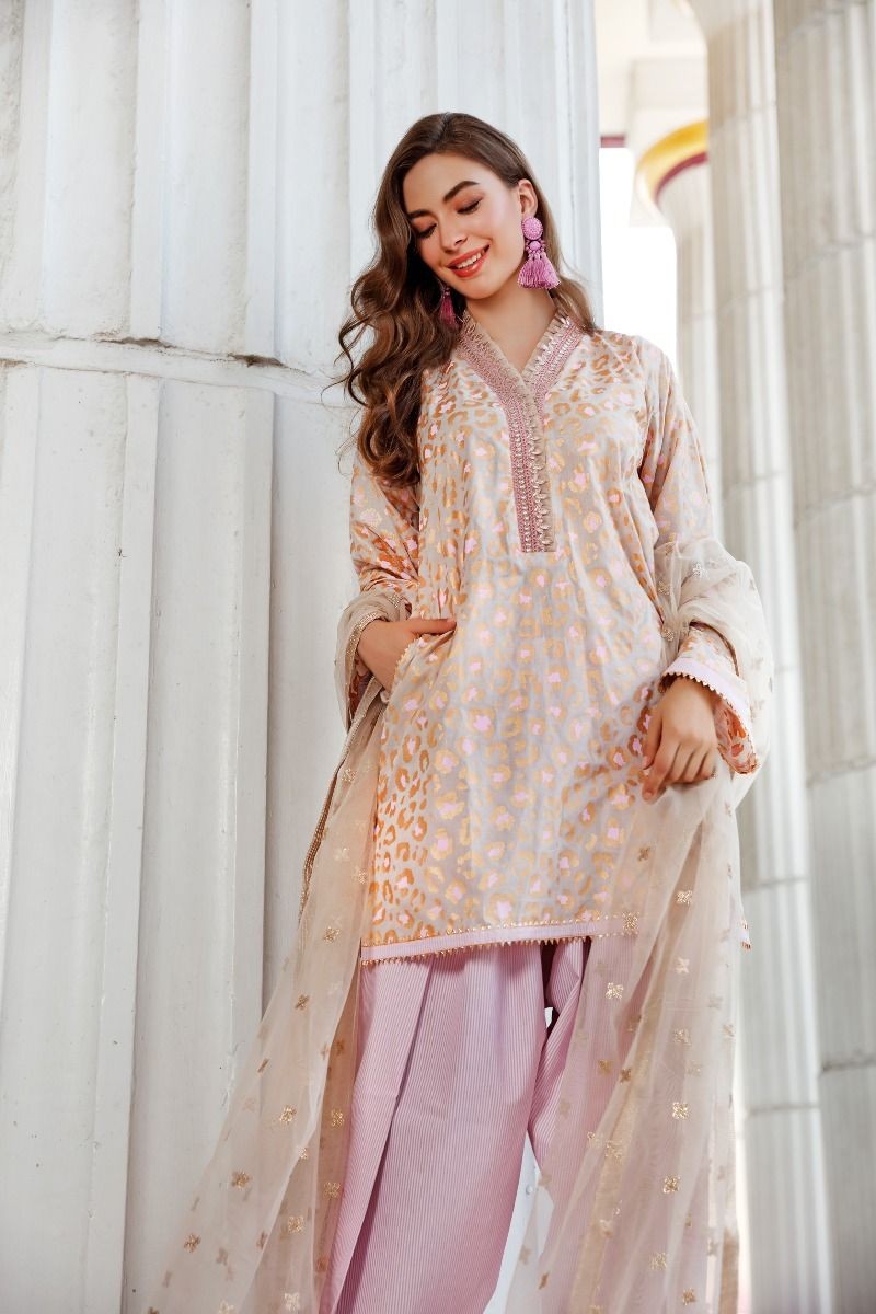 /2020/07/gul-ahmed-eid-2020-3-pc-embroidered-suit-with-net-dupatta-fe-330-a-image2.jpeg