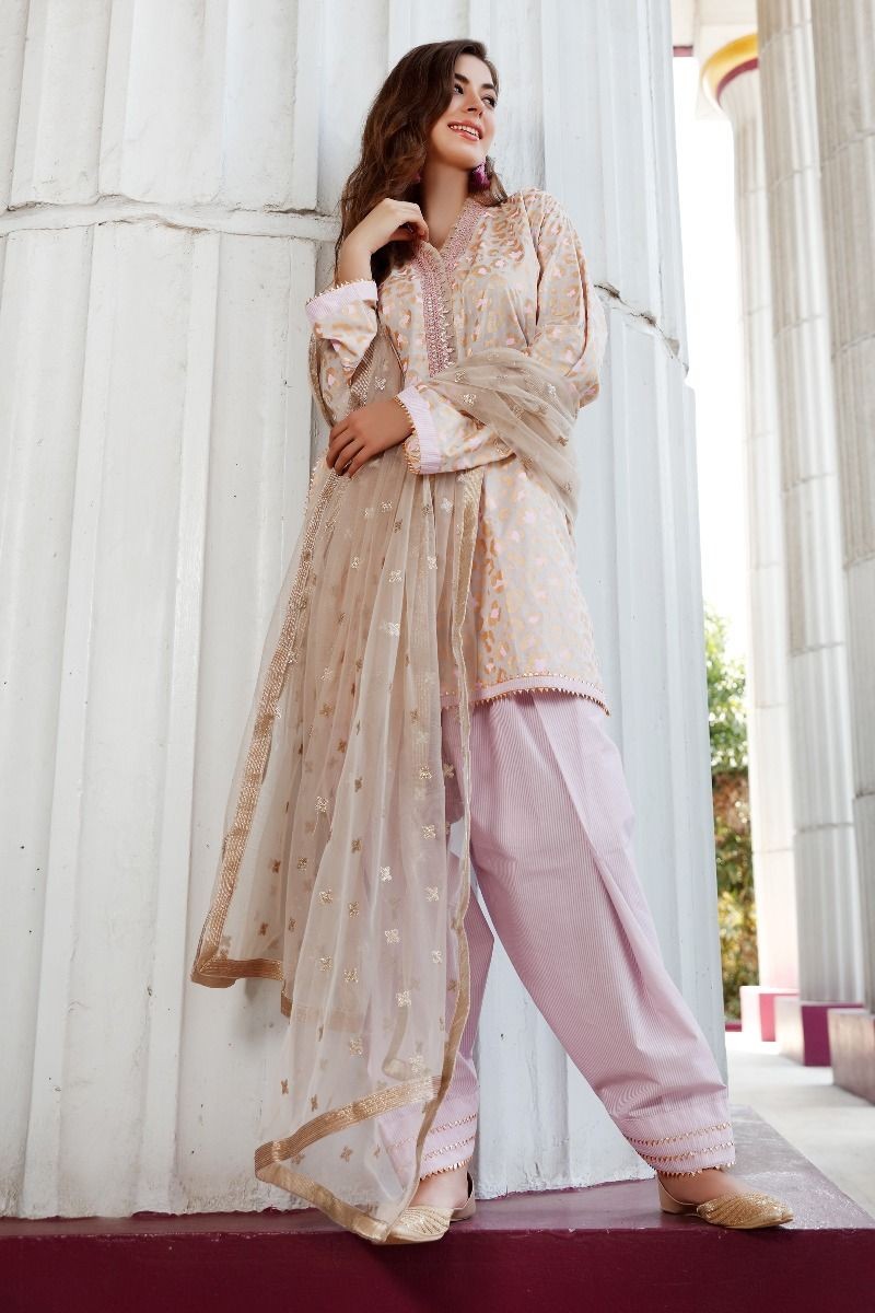 /2020/07/gul-ahmed-eid-2020-3-pc-embroidered-suit-with-net-dupatta-fe-330-a-image3.jpeg