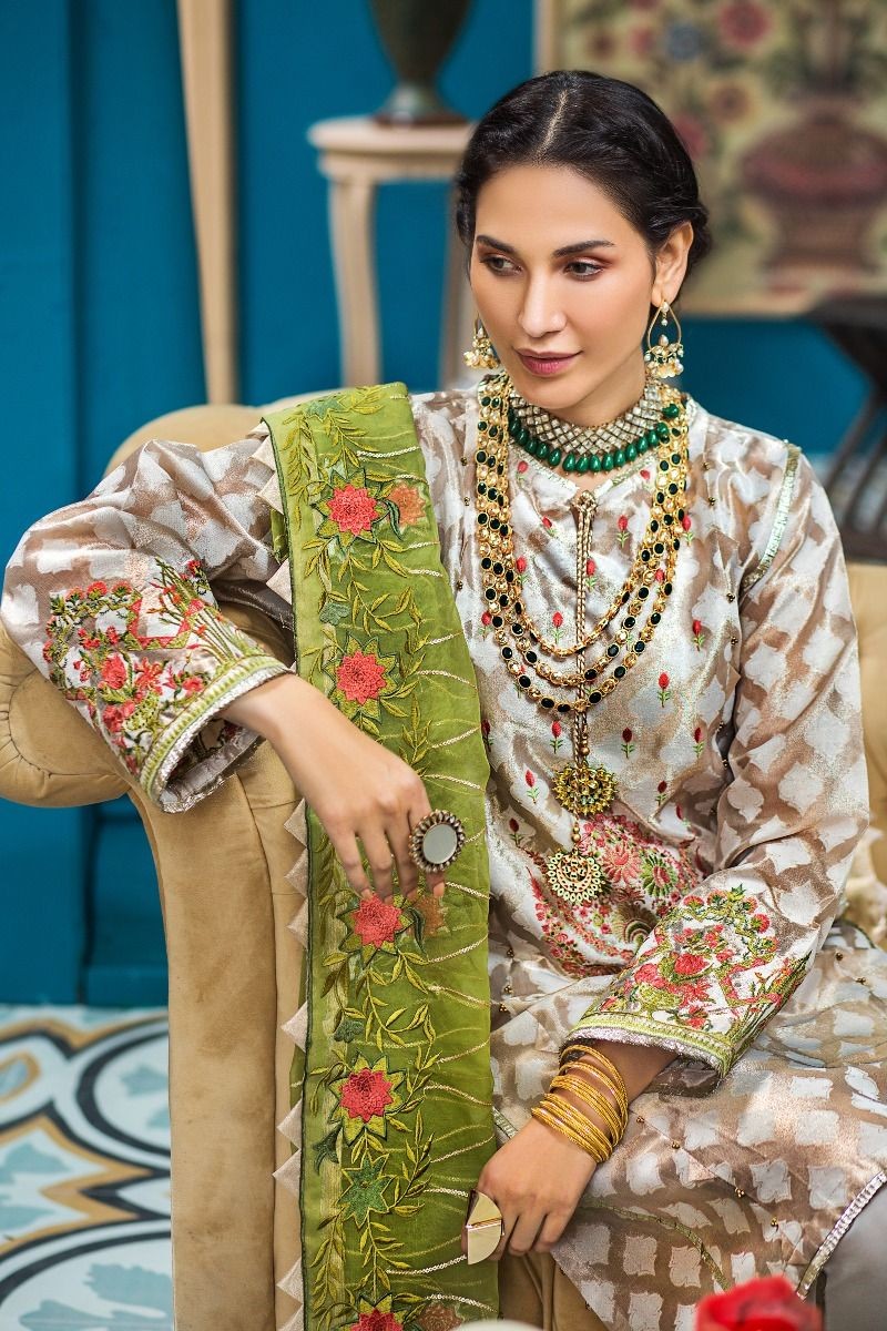 /2020/07/gul-ahmed-eid-2020-3-pc-embroidered-suit-with-organza-dupatta-fe-289-image2.jpeg