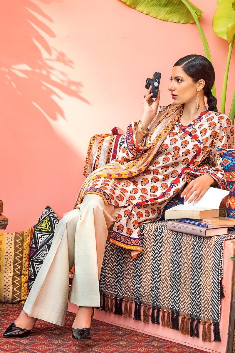 /2020/08/gul-ahmed-mid-summer-collection-2-pc-unstitched-printed-cambric-suit-cnt-03-image3.jpeg