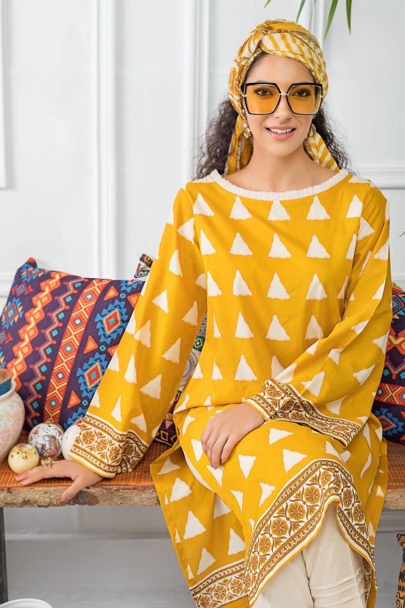 /2020/08/gul-ahmed-mid-summer-collection-2-pc-unstitched-printed-cambric-suit-cnt-05-image2.jpeg