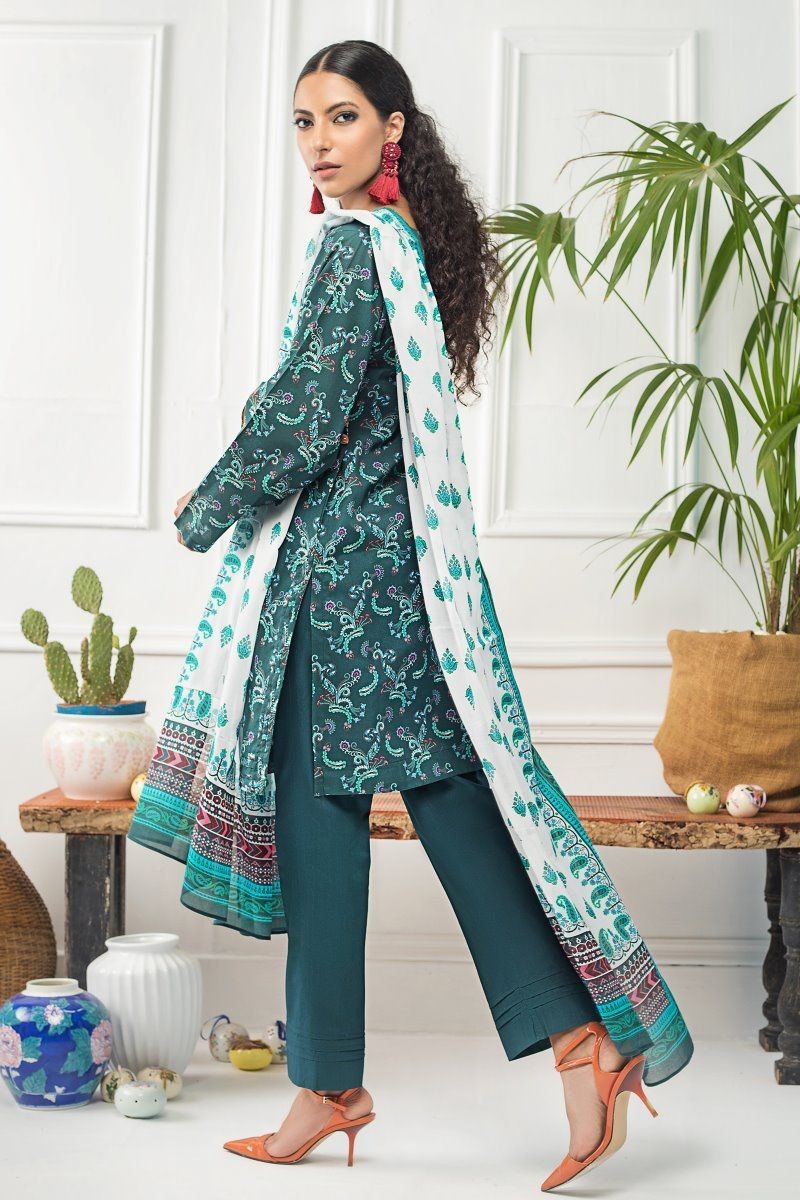 /2020/08/gul-ahmed-mid-summer-collection-2-pc-unstitched-printed-cambric-suit-tcn-57-image3.jpeg