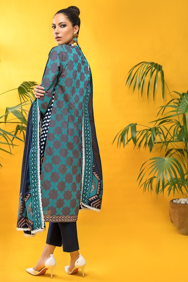 /2020/08/gul-ahmed-mid-summer-collection-3-pc-unstitched-embroidered-cambric-suit-cbe-119-image3.jpeg