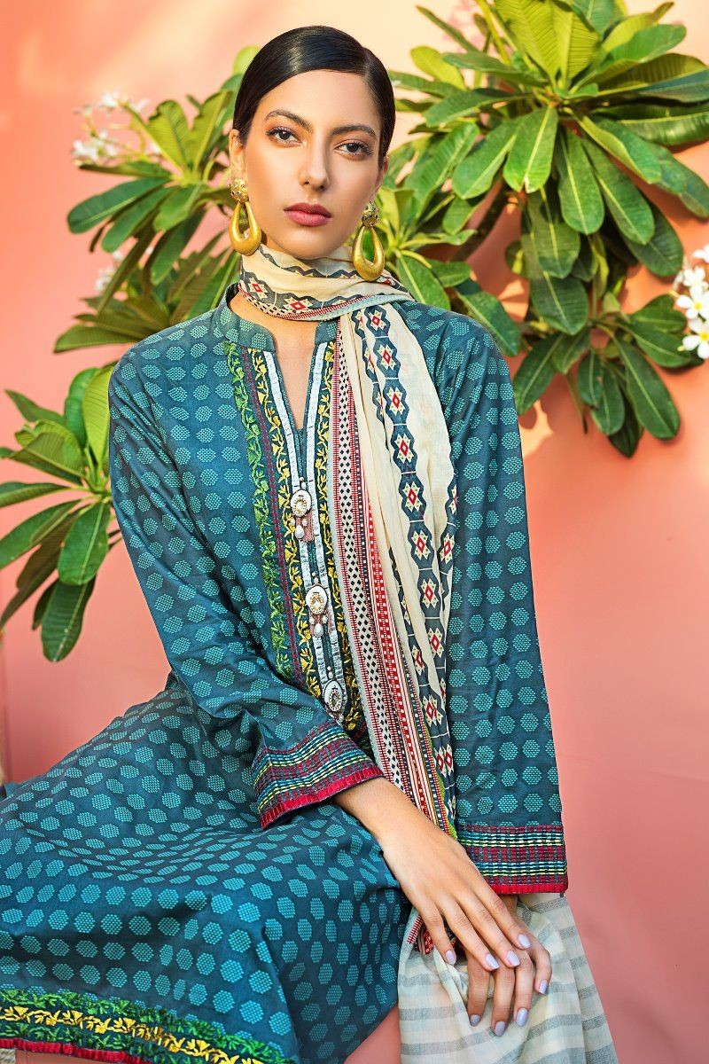 /2020/08/gul-ahmed-mid-summer-collection-3-pc-unstitched-embroidered-cambric-suit-cbe-122-image2.jpeg