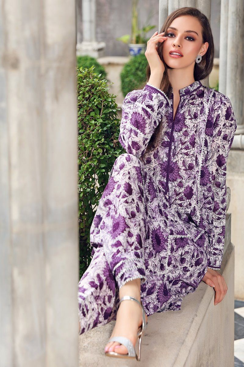 /2020/08/gul-ahmed-mid-summer-collection-cambric-printed-unstitched-shirt-scn-128-b-image3.jpeg