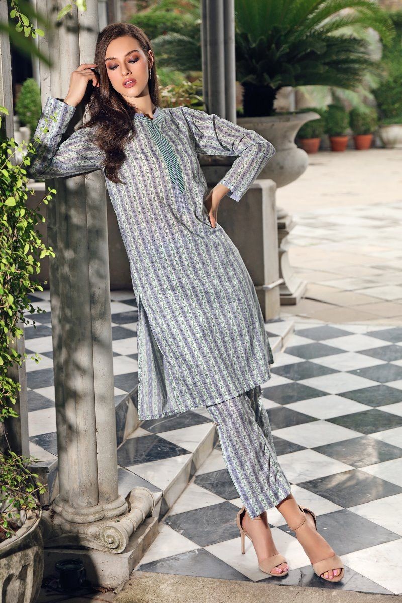 /2020/08/gul-ahmed-mid-summer-collection-cambric-printed-unstitched-shirt-scn-129-b-image3.jpeg