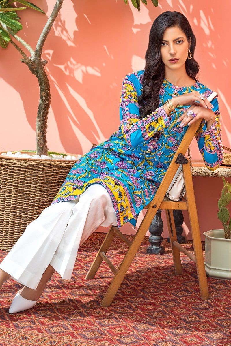 /2020/08/gul-ahmed-mid-summer-collection-cambric-printed-unstitched-shirt-scn-132-a-image3.jpeg
