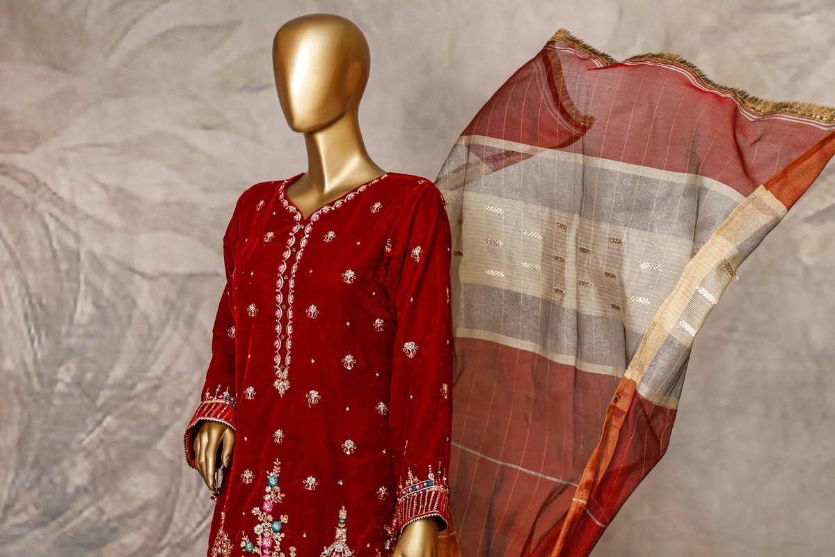/2020/11/sadabahar-stitched-embroidered-velvet-shirt-collection-d-203-red-image2.jpeg