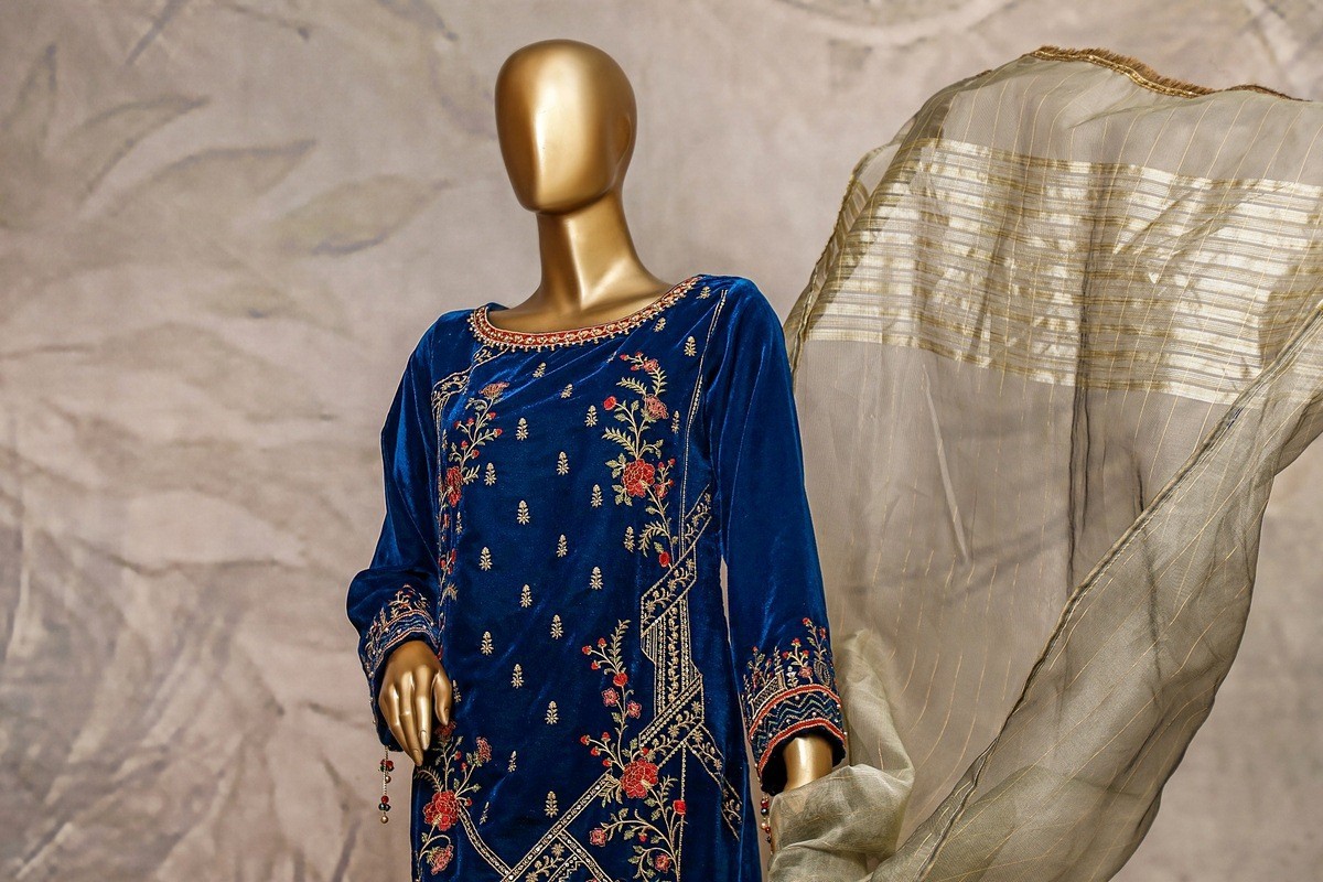/2020/11/sadabahar-stitched-embroidered-velvet-shirt-collection-d-207-image2.jpeg