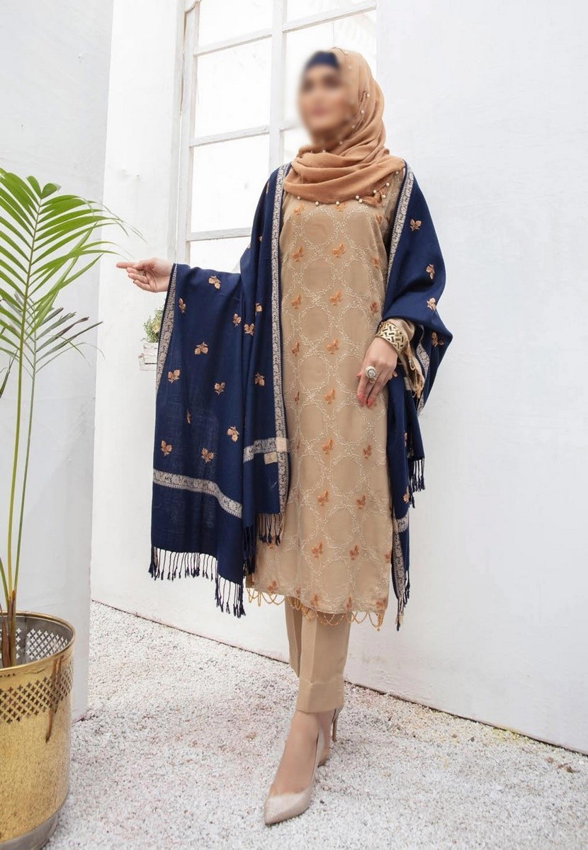 /2021/11/gul-e-zar-embroidered-wool-collection-d-03-image2.jpg