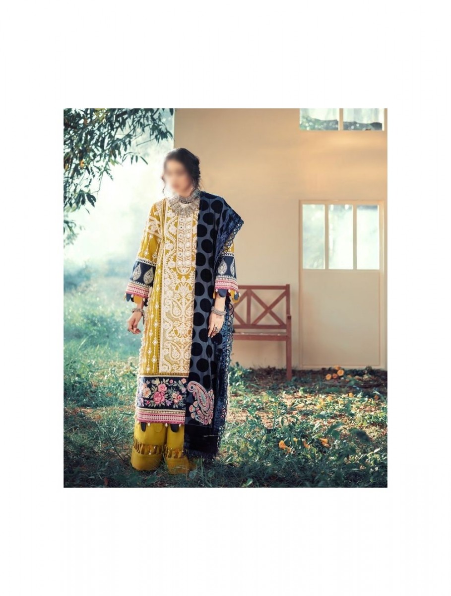 /2021/11/maryam-hussain-winter-shawl-collection21-d-casper-image1.jpeg
