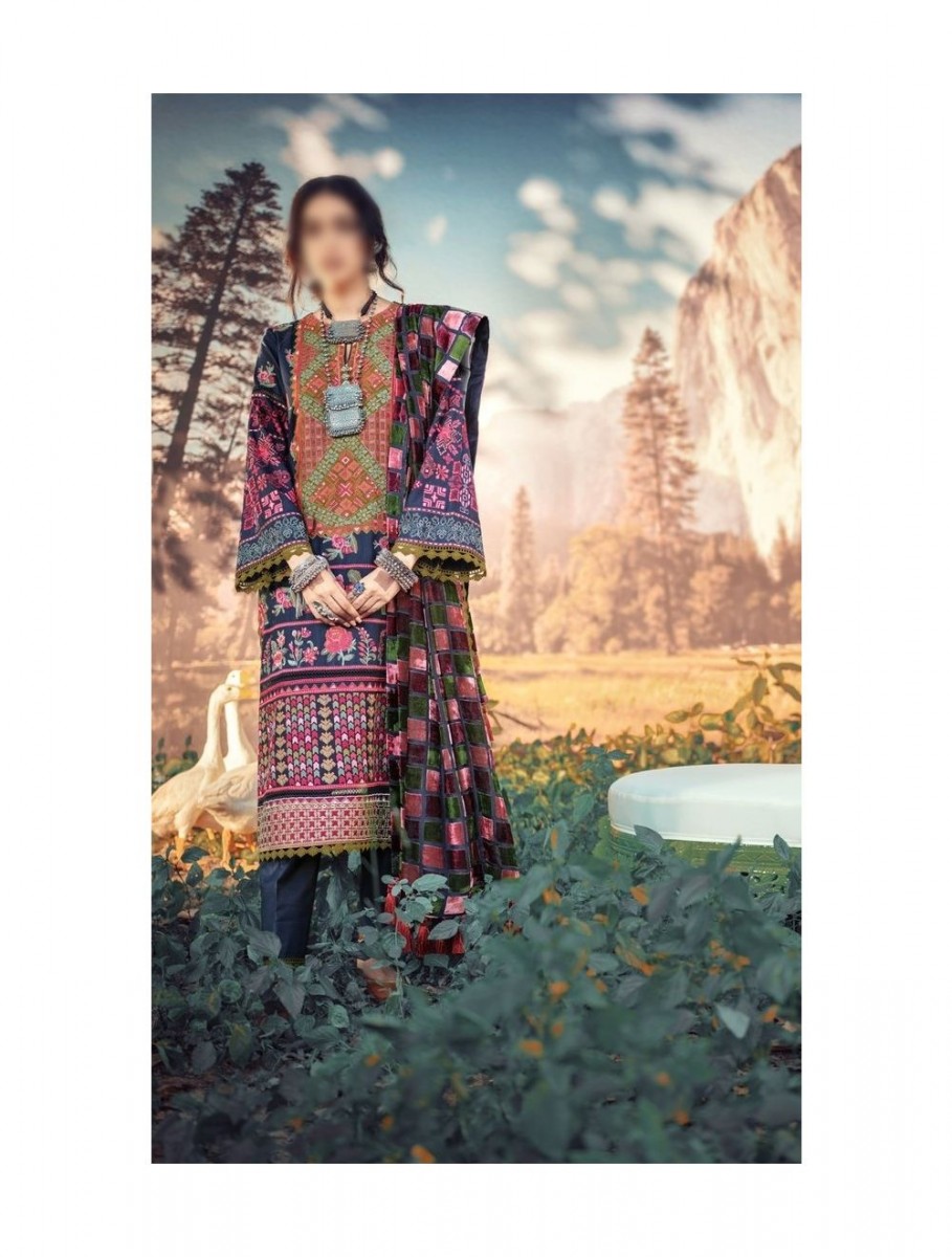 /2021/11/maryam-hussain-winter-shawl-collection21-d-emerald-image1.jpeg