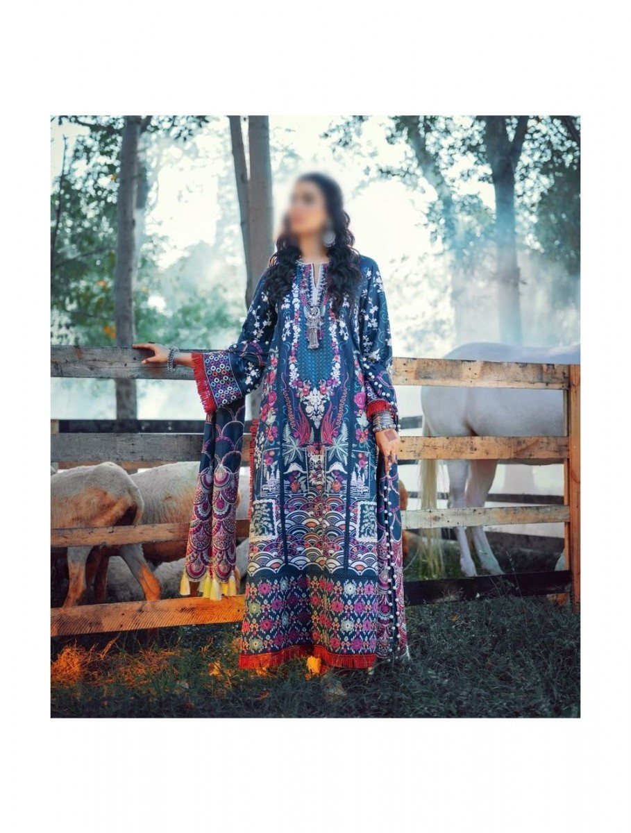 /2021/11/maryam-hussain-winter-shawl-collection21-d-marina-image1.jpeg