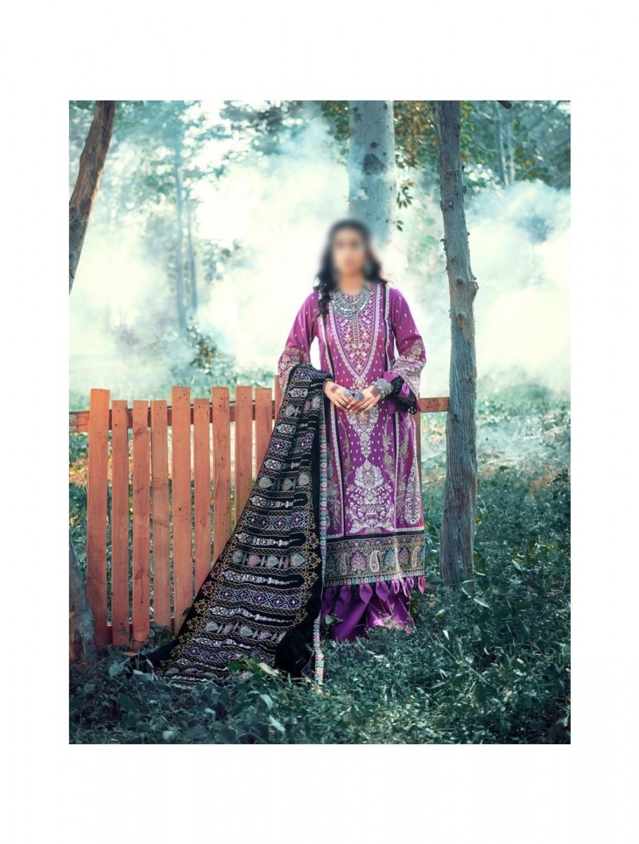 /2021/11/maryam-hussain-winter-shawl-collection21-d-tribal-image1.jpeg