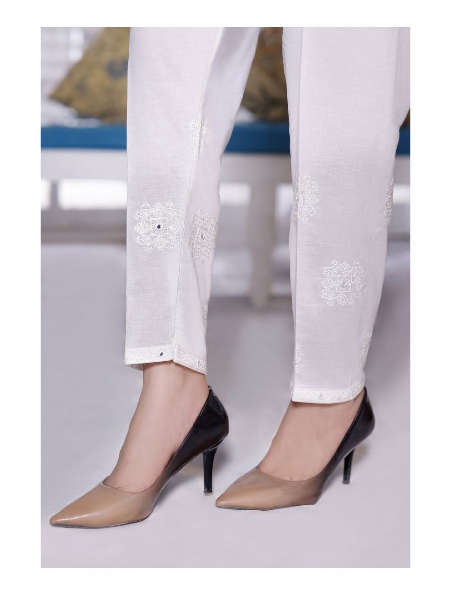 /2021/12/look-fresh-cotton-pants-by-amna-khadija-d-d-04-white-image1.jpeg