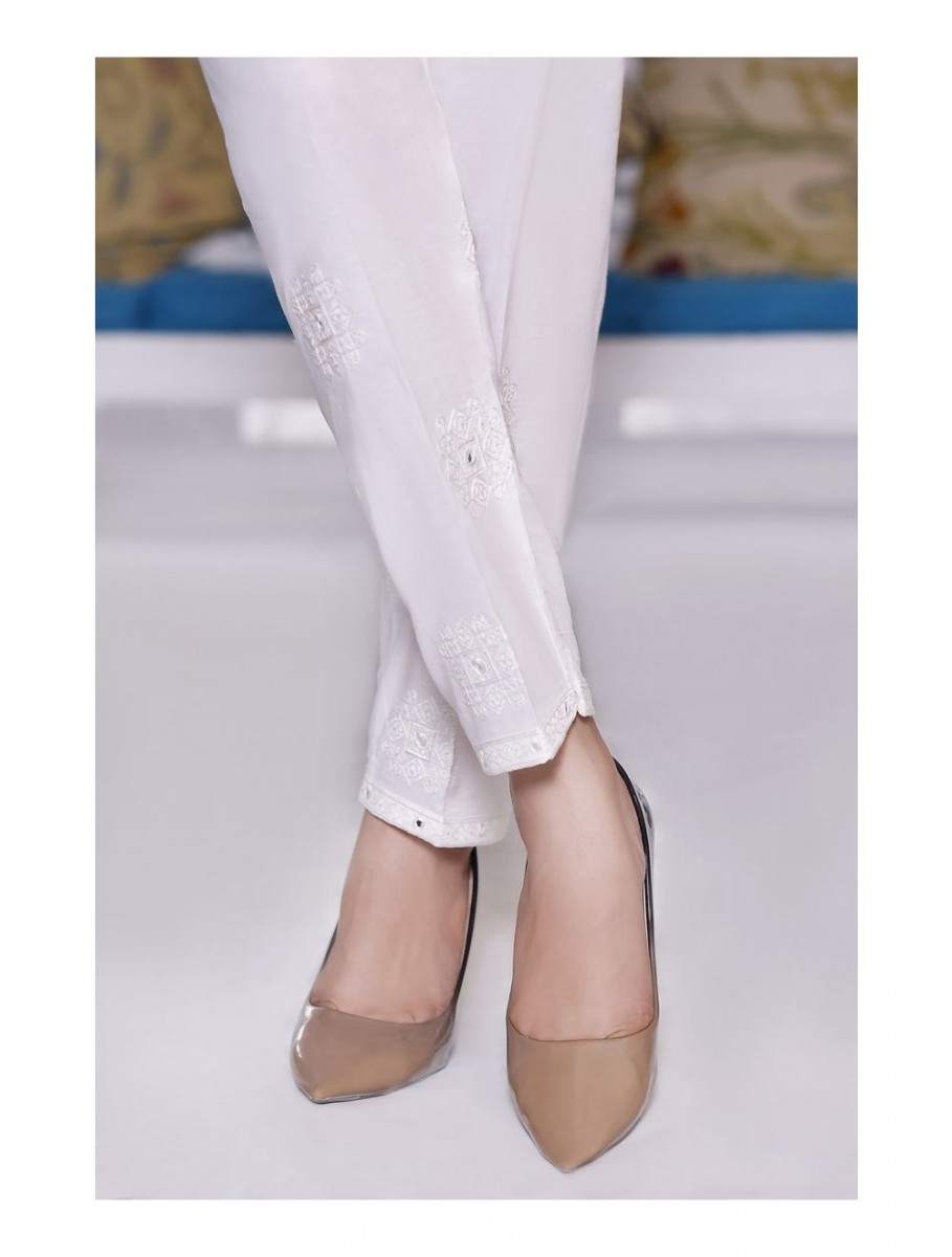 /2021/12/look-fresh-cotton-pants-by-amna-khadija-d-d-04-white-image2.jpeg