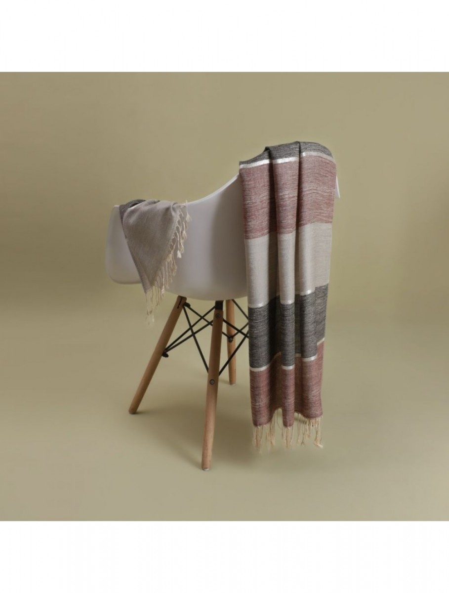 /2022/10/wrap-stoles-scarves-by-amna-khadija-design-20520240-j-image1.jpeg