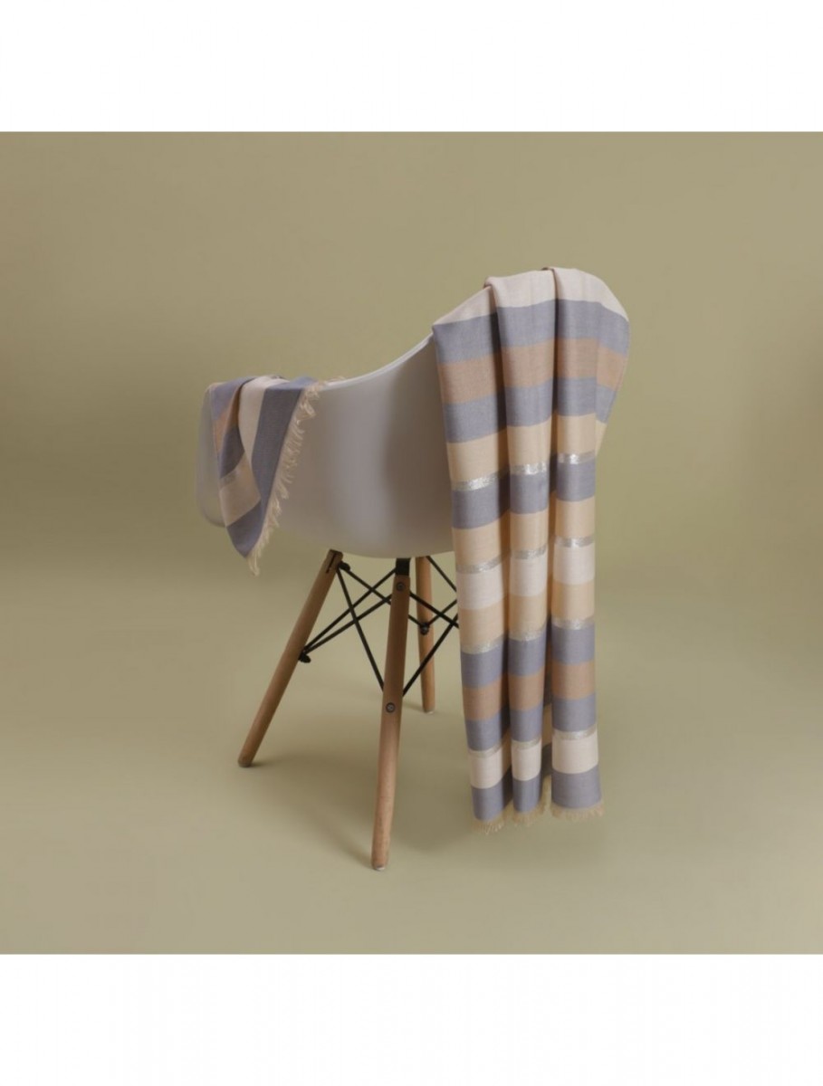 /2022/10/wrap-stoles-scarves-by-amna-khadija-design-20520240-new-d-image1.jpeg