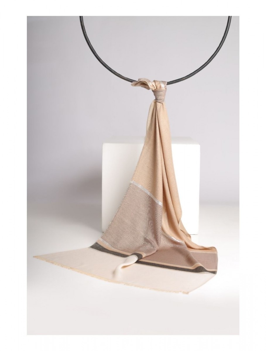 /2022/10/wrap-stoles-scarves-by-amna-khadija-design-20520240-new-new-a-image1.jpeg