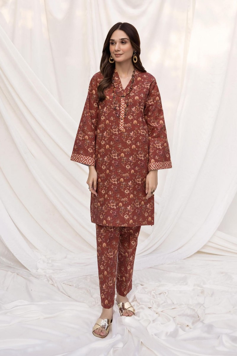 /2022/12/blumm-by-esra-stitched-2-piece-printed-cambric-chp-02-collection-2022-b-01-rust-image1.jpeg