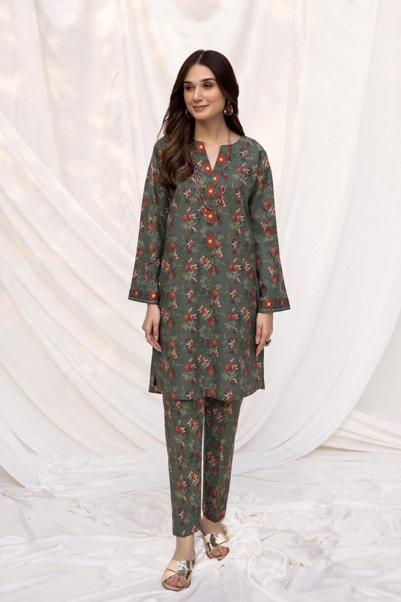 /2022/12/blumm-by-esra-stitched-2-piece-printed-cambric-chp-02-collection-2022-b-05-green-image1.jpeg