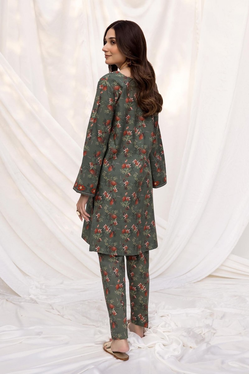 /2022/12/blumm-by-esra-stitched-2-piece-printed-cambric-chp-02-collection-2022-b-05-green-image2.jpeg
