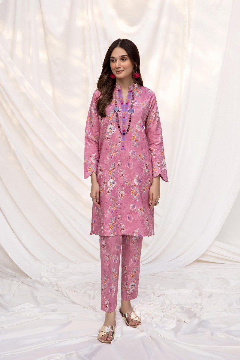 /2022/12/blumm-by-esra-stitched-2-piece-printed-cambric-chp-02-collection-2022-b-06-pink-image1.jpeg