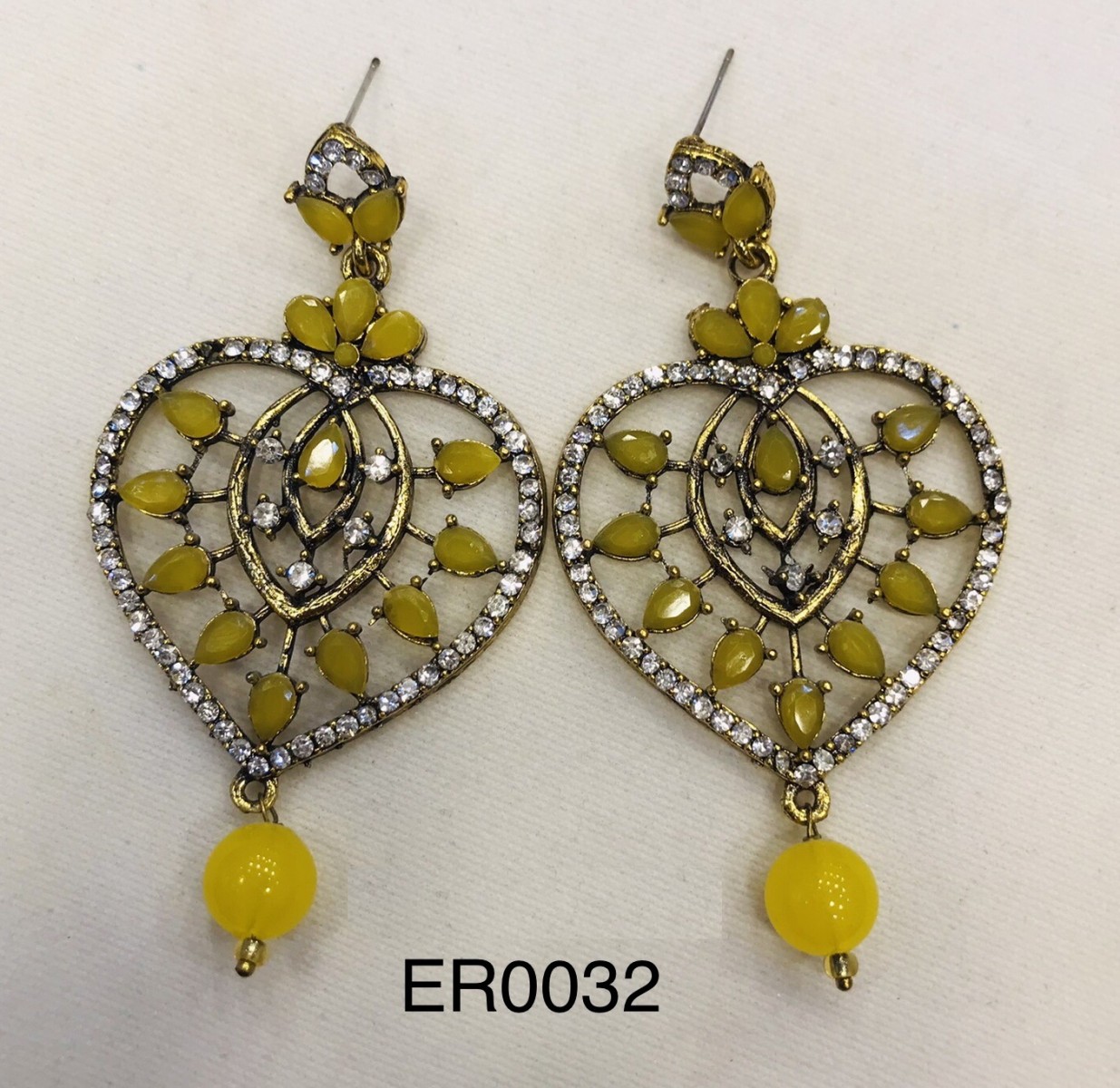 /2022/12/earing-er-0032-yellow-heart-image1.jpeg