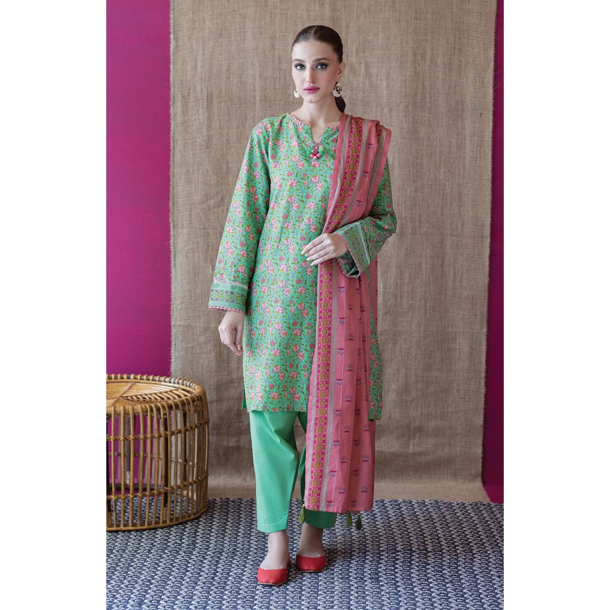 /2023/01/orient-unstitched-3-piece-suit-for-womenprinted-cambric-shirt-cambric-pant-and-lawn-dupatta-361993645_pk-1811937022-image1.jpeg
