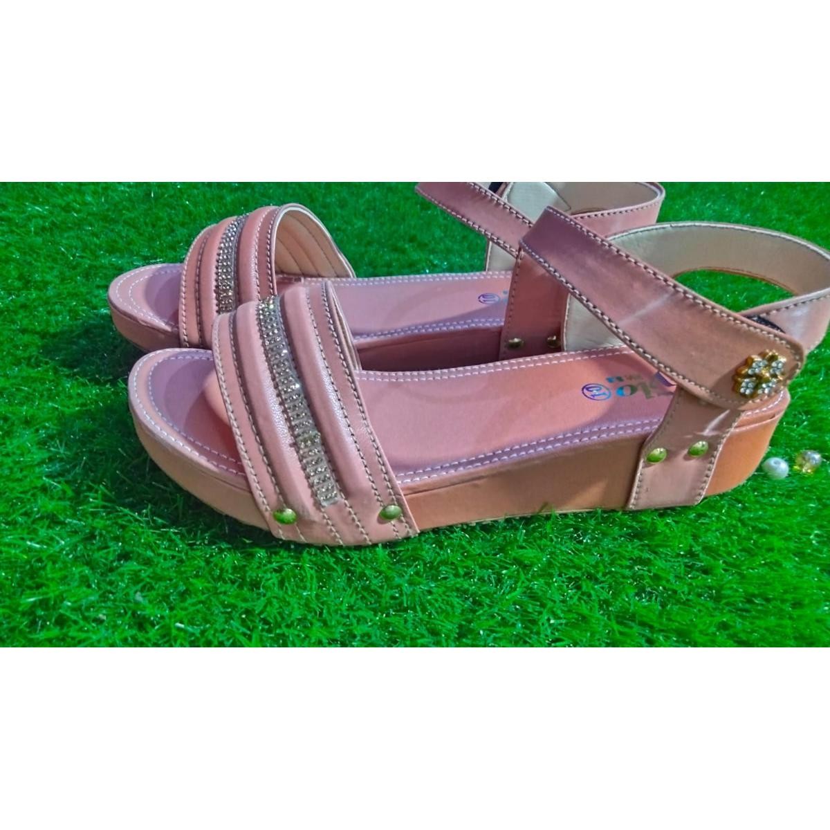 New Design 🔥 • wa sandal Qafiif ah 🤌🏻 • Gudahooda wa ay jilcan yihiin 😻  • said ayey u qurux badan tihiin ✨🥰 • W... | Instagram