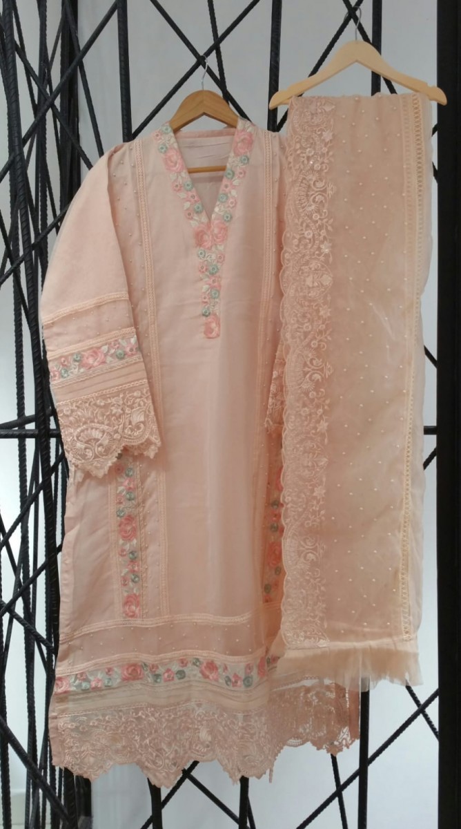 /2023/03/sada-bahar-stitched-2-piece-festive-formal-collection'2023-ev-03-pink-image1.jpeg