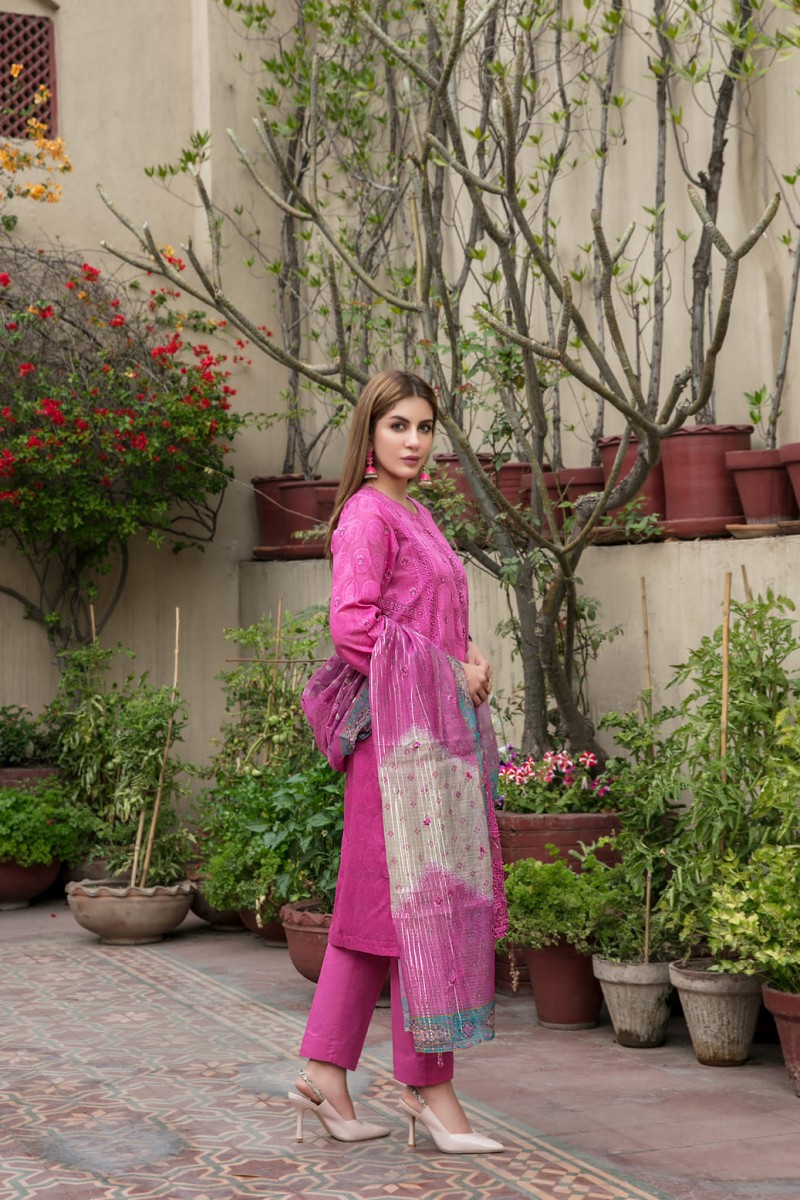 /2023/04/tradition-of-love-by-tawakkal-semi-stitched-jacquard-lawn-festive-eid-collection'2023-t-8566-image2.jpeg