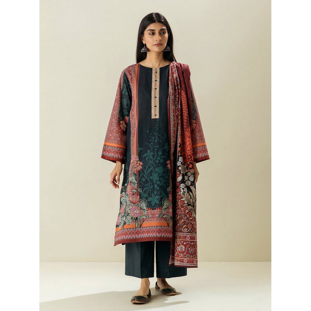/2023/07/morbagh-by-beechtree-modern-weaves-printed-3-piece-lawn-unstitched-for-women-day-to-day-400423600_pk-1934402045-image1.jpeg