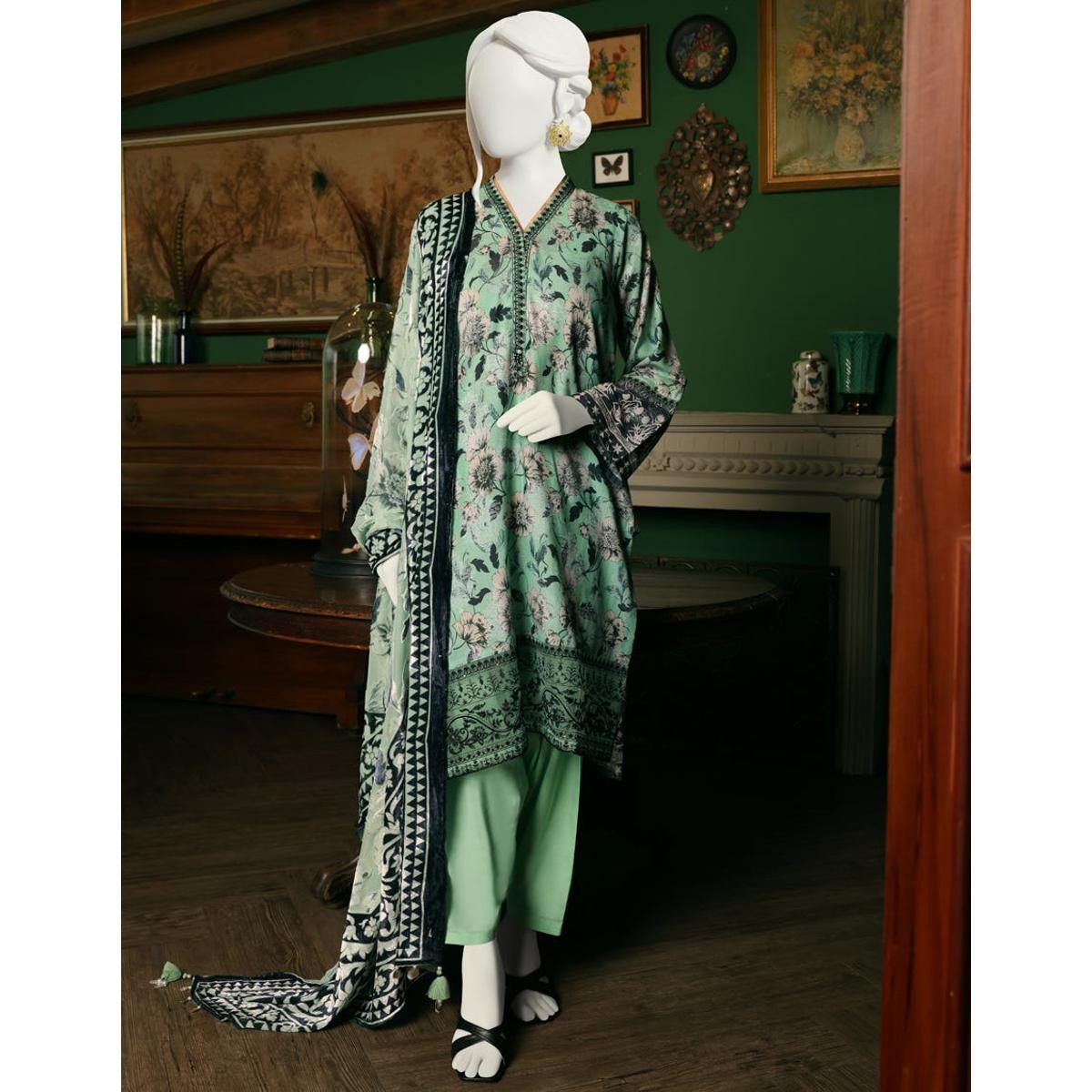 /2023/09/junaid-jamshed-3-piece-jacquard-women-unstitched-suit-winter-collection-'22-365789190_pk-1818259003-image1.jpeg