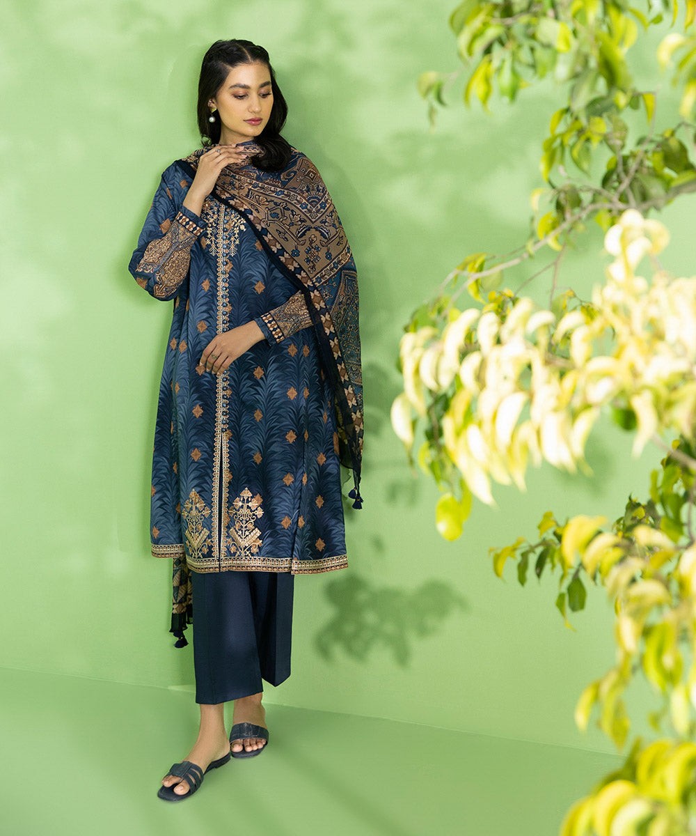 /2023/10/sapphire-2-piece-embroidered-lawn-suit-435969929_pk-2094089237-image1.jpeg
