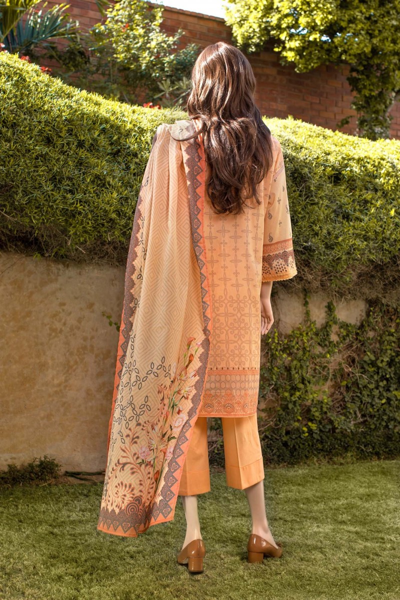 Saya Summer Collection In The Moment Ub 2004 12a Lawncollection.pk