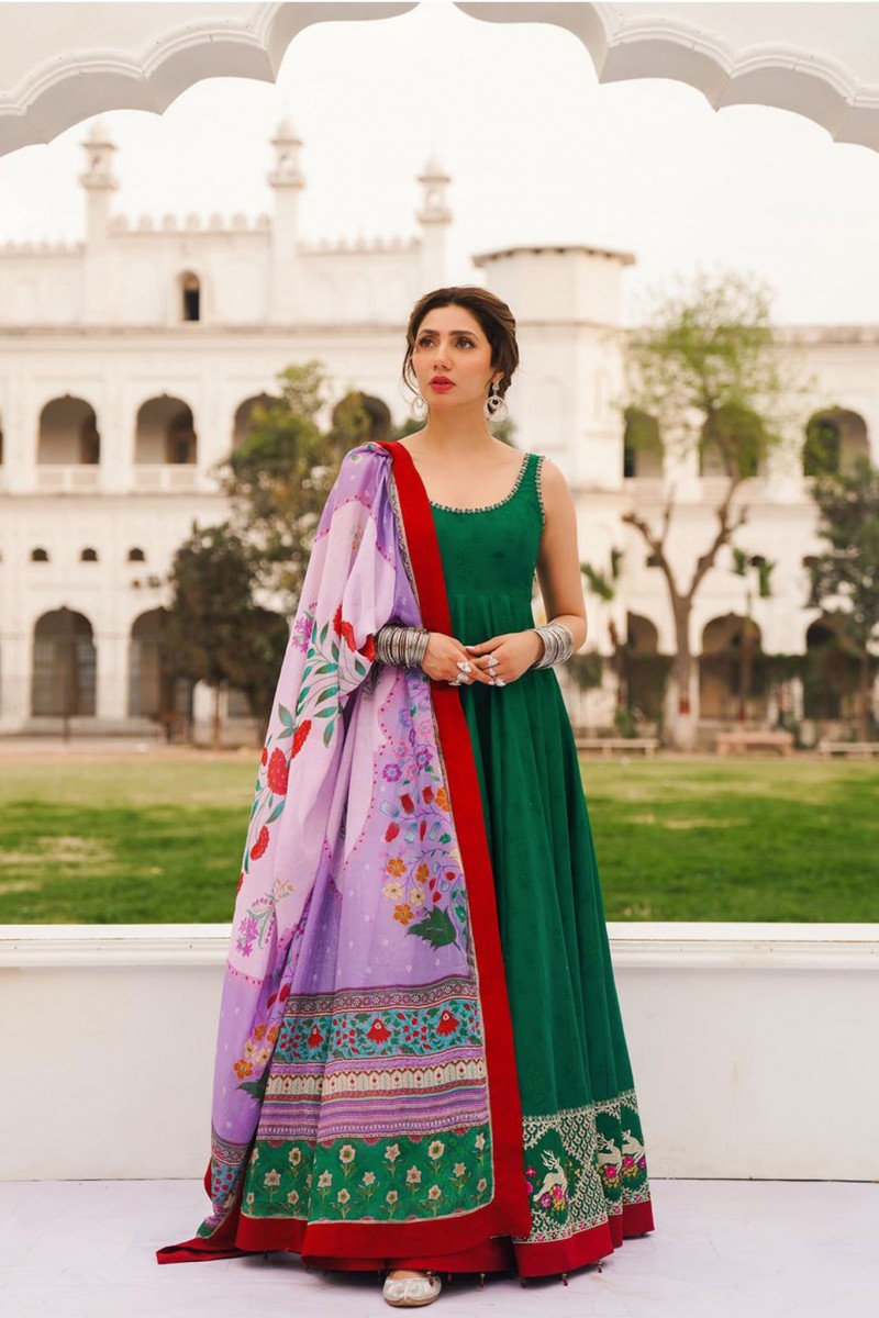 Zara Shahjahan Unstitched 3 Piece Embroidered Lawn Collection2023 Zsj ...